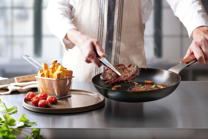 WOLL geležinė keptuvė "Carbon steel", WOK, Ø 28 cm  | 2